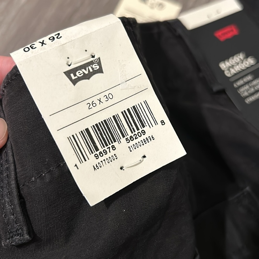 Levi’s Premium Baggy Cargo pants - Picture 10 of 13